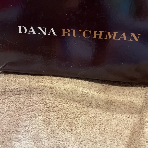 Dana Buchman NEW in Box Comfort Pump in Size 10, 1” Wedge Heel. Beautiful Red - Picture 2 of 14